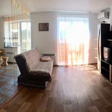 Studio Apartment In Center Połtawa Zewnętrze zdjęcie