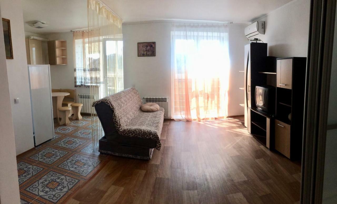 Studio Apartment In Center Połtawa Zewnętrze zdjęcie