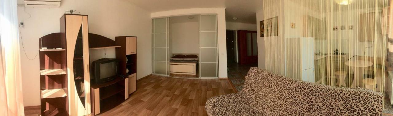 Studio Apartment In Center Połtawa Zewnętrze zdjęcie